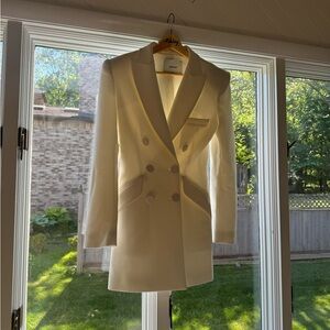 Elegant White Double-Breasted Blazer